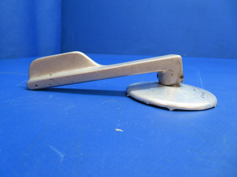 Cessna 310 Cabin Door Handle Assy P/N 0811490-88 (1022-631)