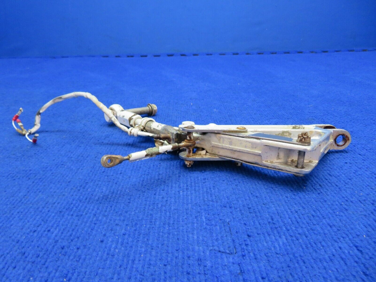Piper Main Gear Truss Assy LH Link Casting # 20766 (0722-369)