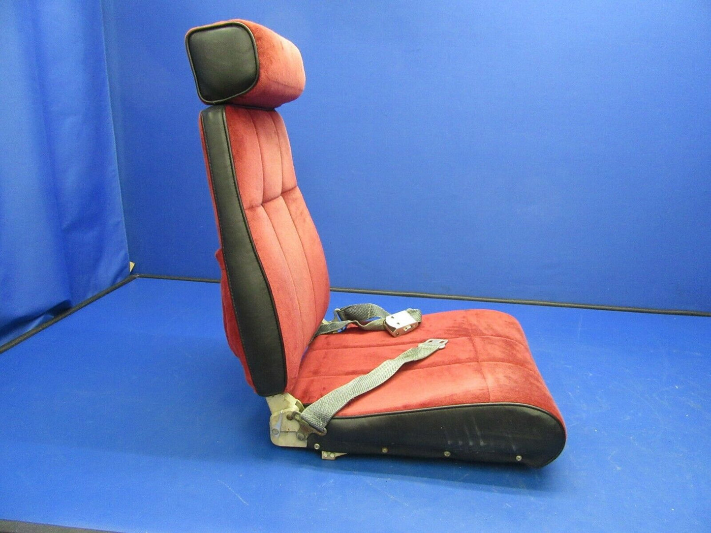 Beech Baron 95-B55 Pilots Seat Assembly P/N 35-534425-1 (1121-332)