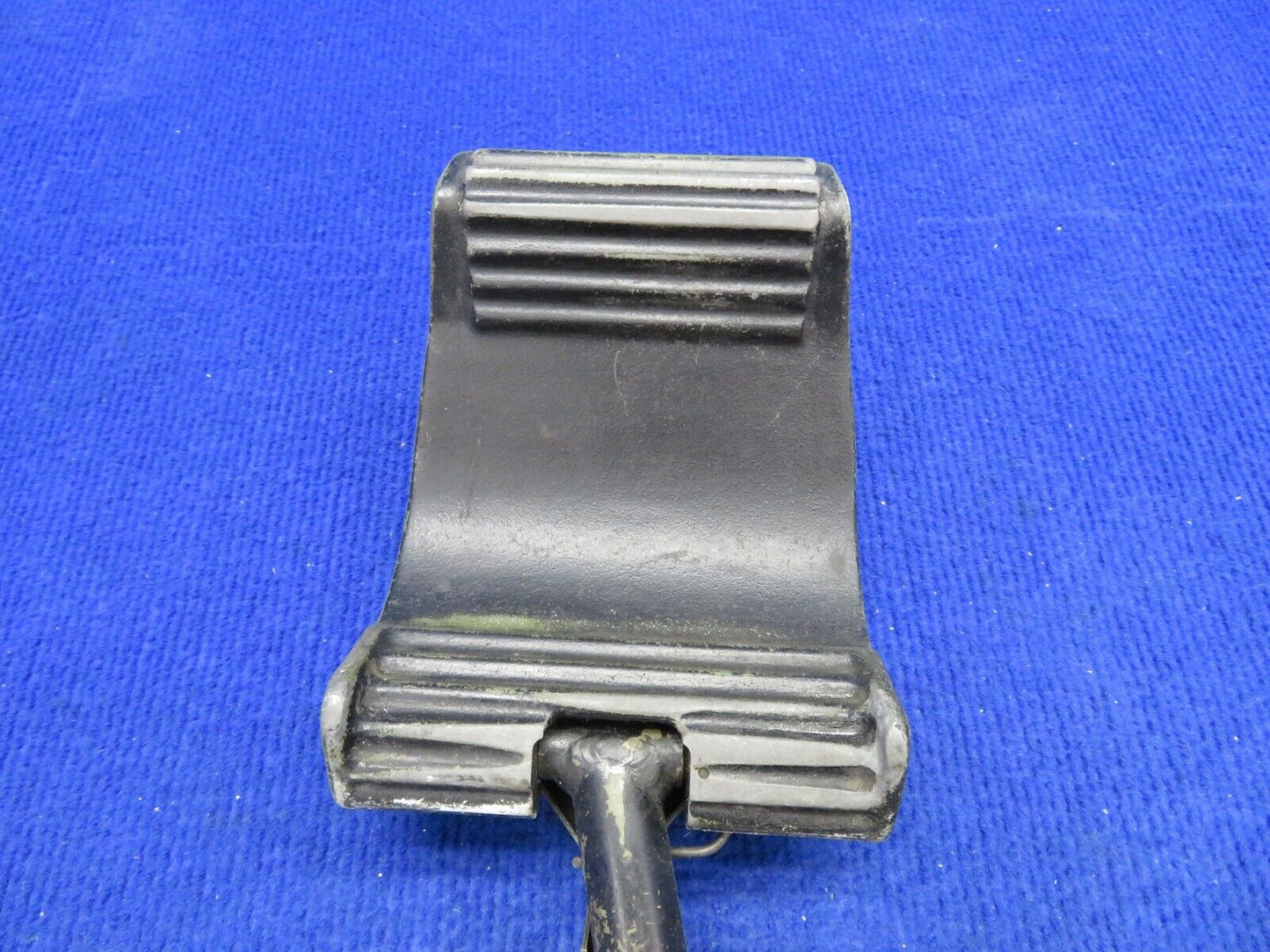 1956 Cessna 310 Rudder Pedal Assy RH w/ Torque Tube P/N 0861700-2 (0422-92)