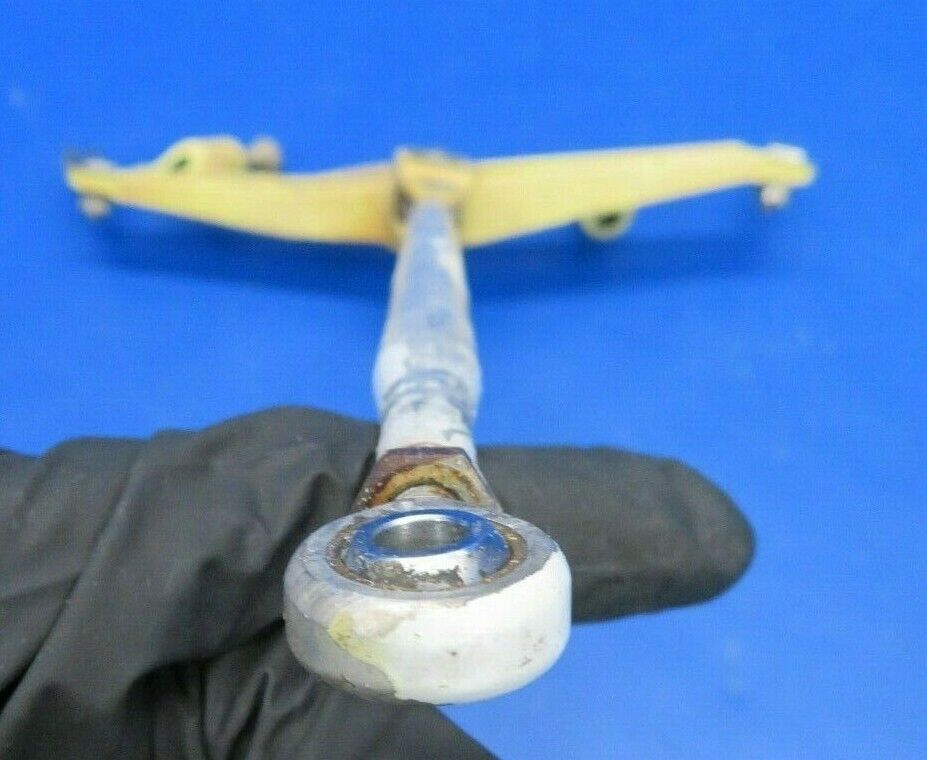 Beech Baron E-55 Bellcrank Aileron w/ Rod RH 35-521158-8, 35-52152-4 (1219-75)