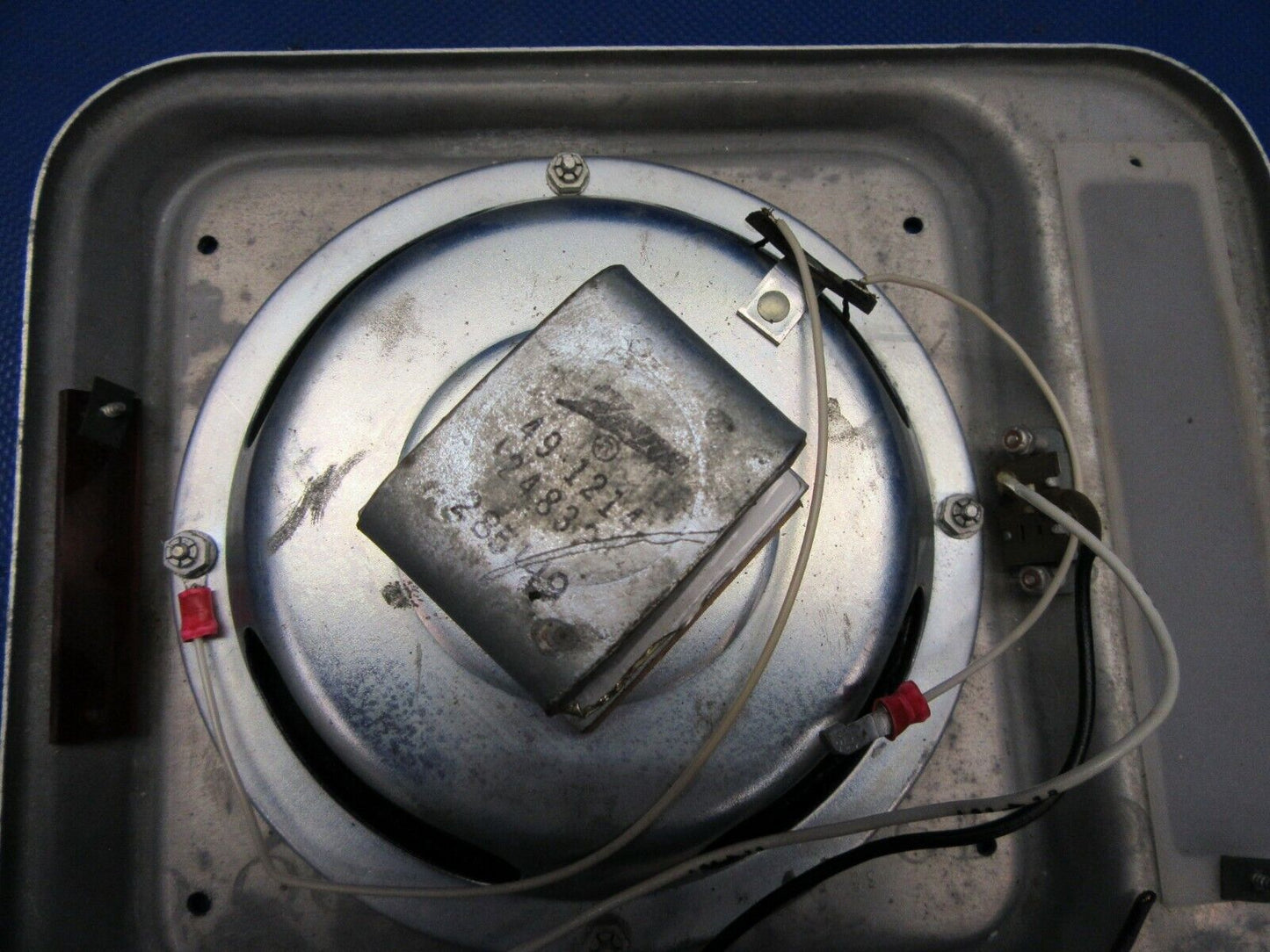 1955 Beech F35 Overhead Dome Light & Radio Speaker P/N 35-344140-602 (1021-398)