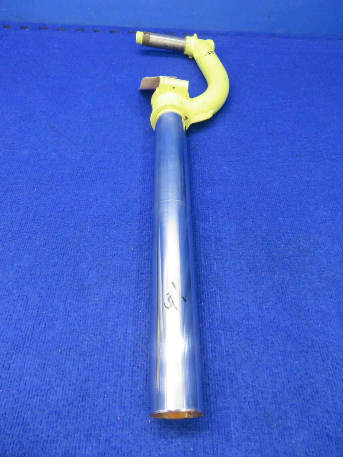 Beech Nose Gear P/N 50-820187-1, 50-820187-3 (0422-495)