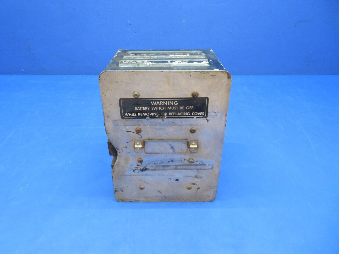 Cessna 310 / 310Q LH Wing Battery Box Assy w/ Lid P/N 0822011-1 (0823-778)