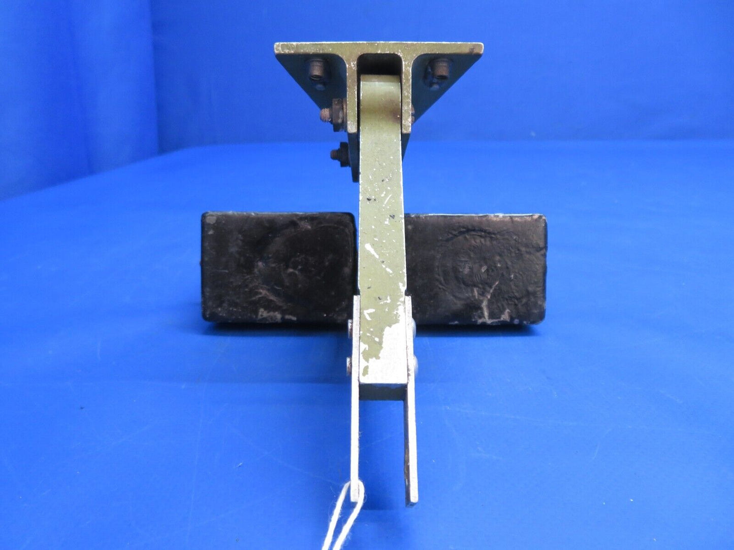 Piper PA-34-200T Seneca II Bobweight Assembly P/N 37638-06, 37638-006 (0223-824)