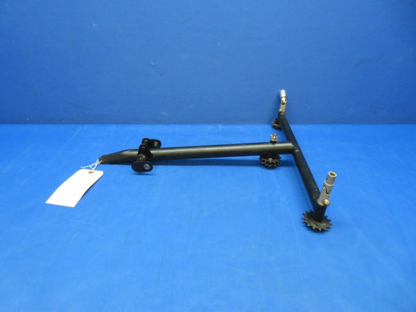 Piper PA-28R-180 Control Column Tee Bar Assy P/N 67219-02 (1123-427)