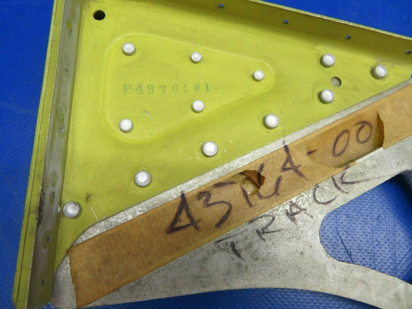 Piper Track Flap P/N 43764-001 NOS (0720-811)