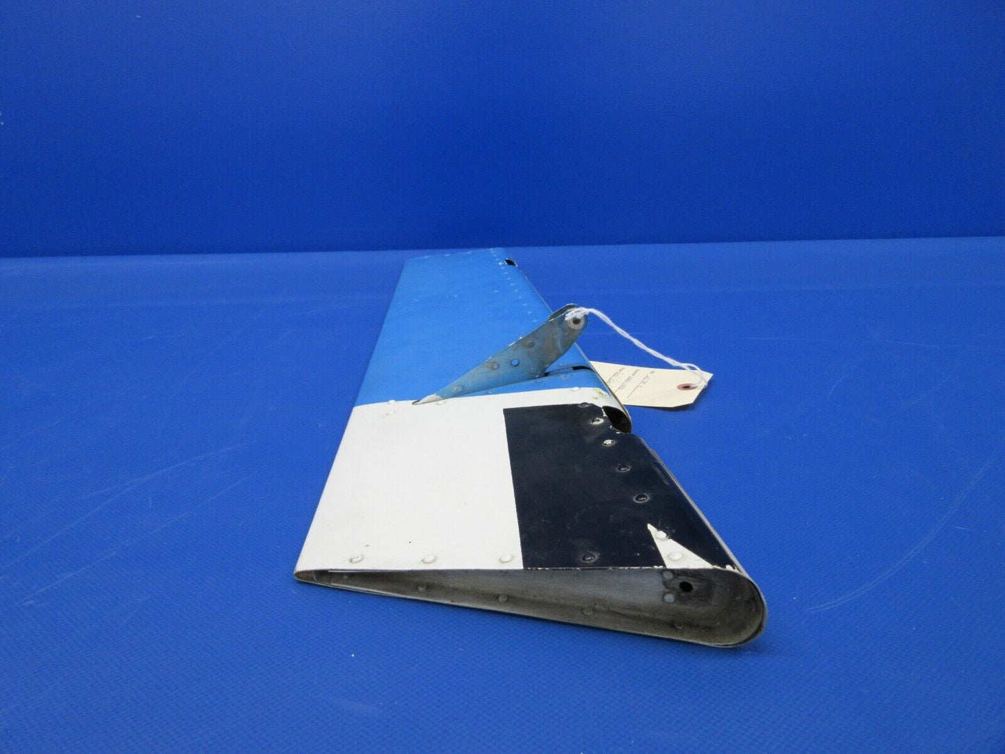 Piper PA31-350 Navajo Rudder Trim Tab Assembly P/N 400008-00 (0224-1373)