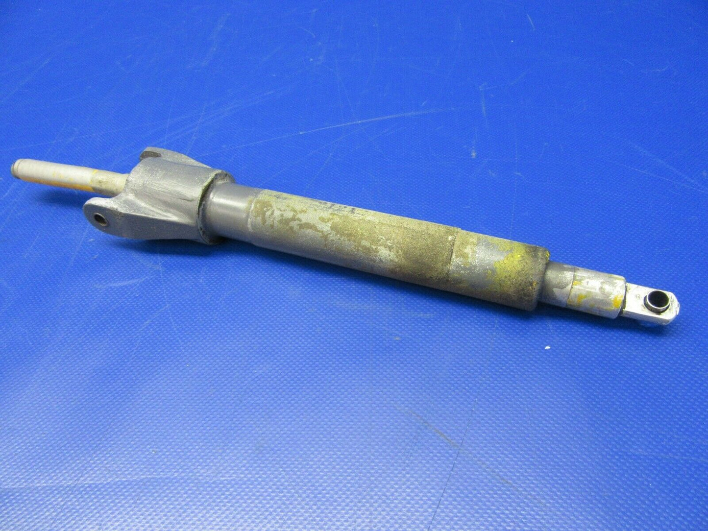 Beech Baron 95-A55 RH Flap Actuator Assembly P/N 45-521212-18 (0420-278)