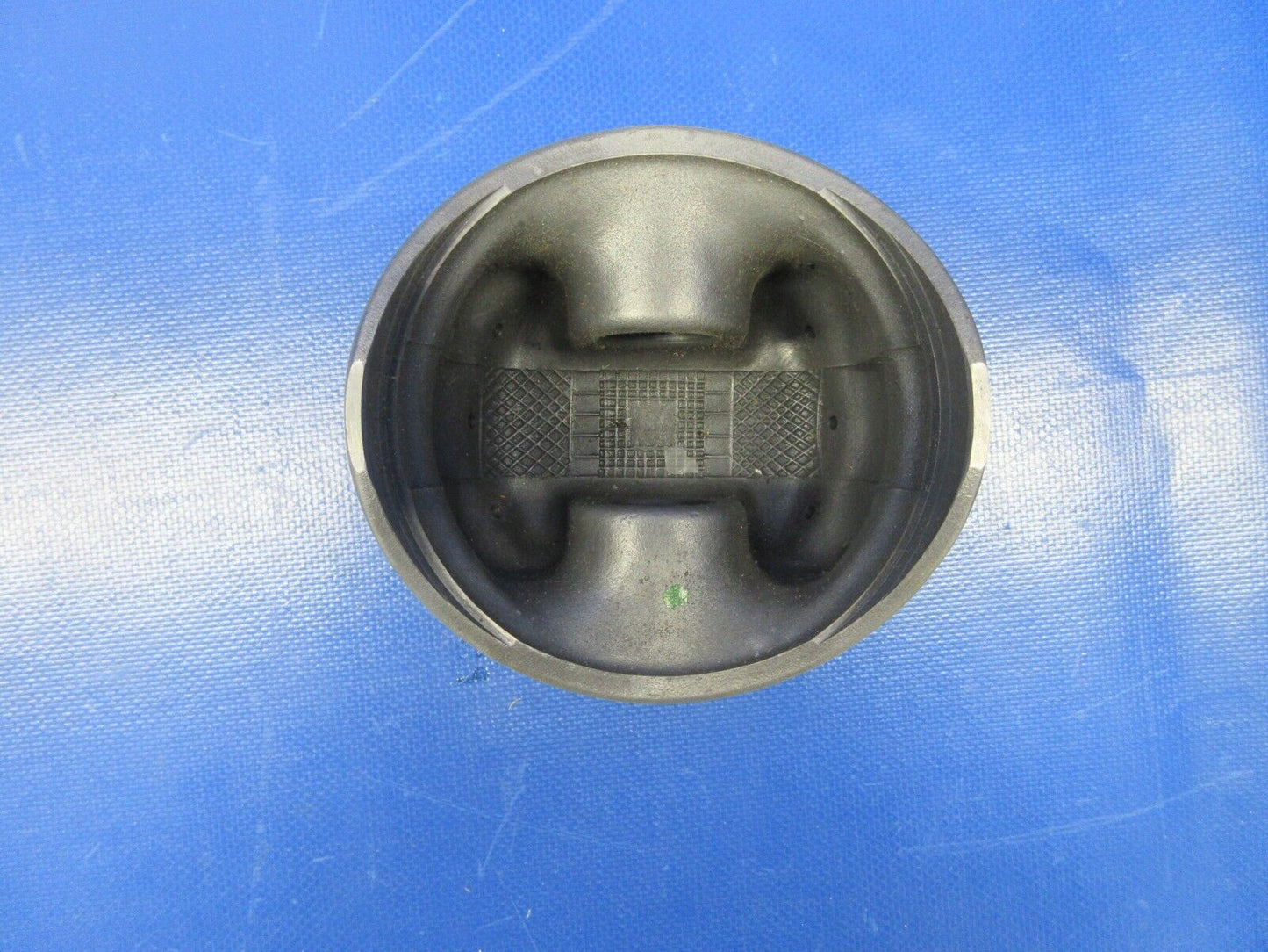 Continental Piston P/N SA-646743 NEW OLD STOCK (1223-652)