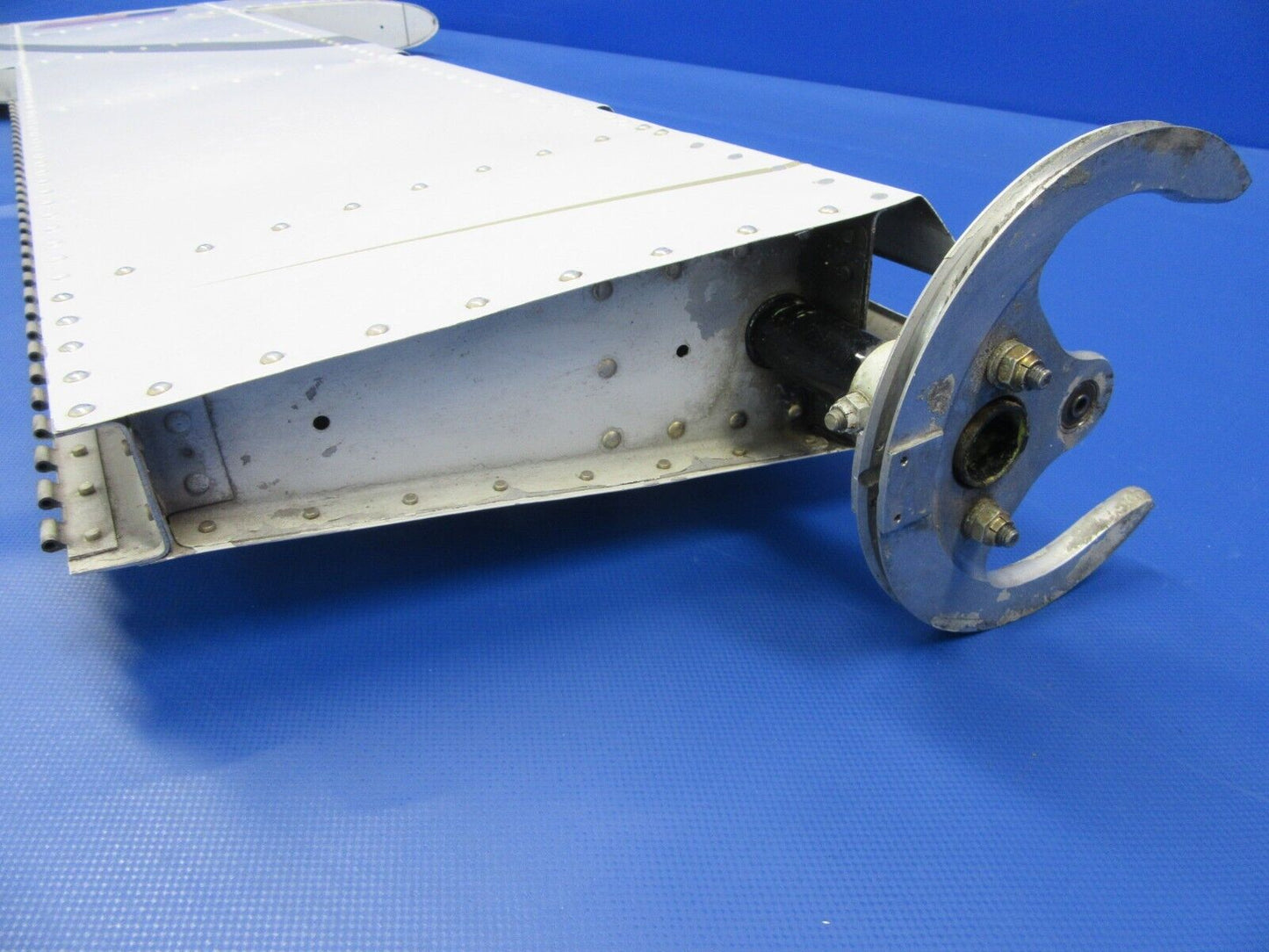 Piper PA-34-200T Seneca II Rudder Assy P/N 95520-04 / 95520-004 (0324-05)