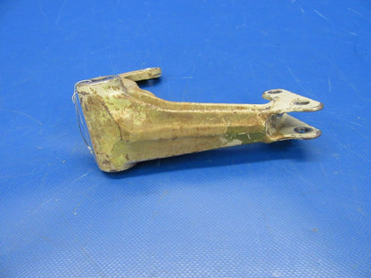 Cessna 310 / T310Q Idler Bellcrank Main Gear LH P/N 0841106-5 (0619-210)