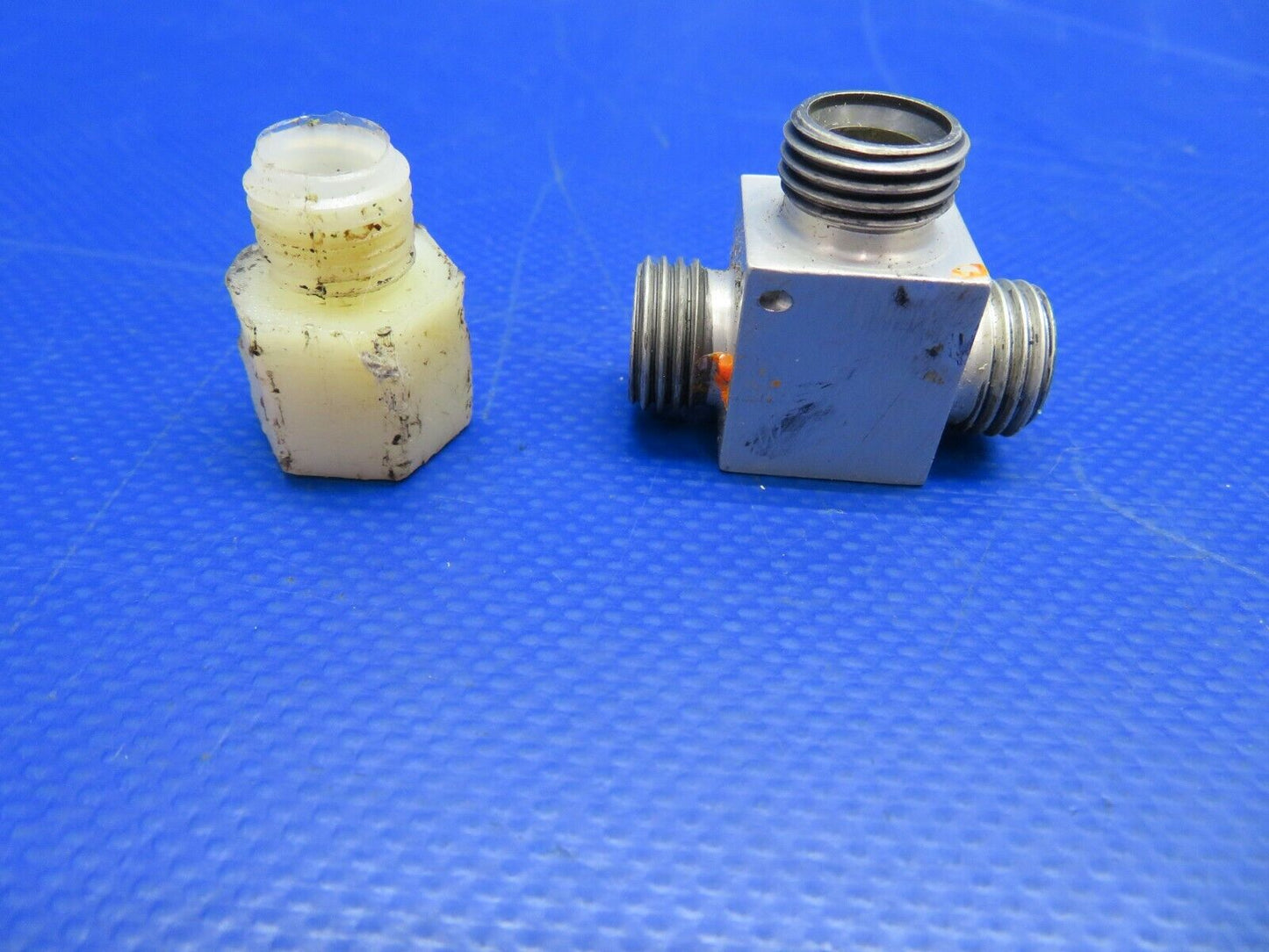 Cirrus SR-22 De-Ice Fitting & Lines (0520-376)