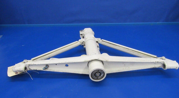 Beech Baron 55 / 58 Main Landing Gear RH P/N 95-810002-620 (1217-01)