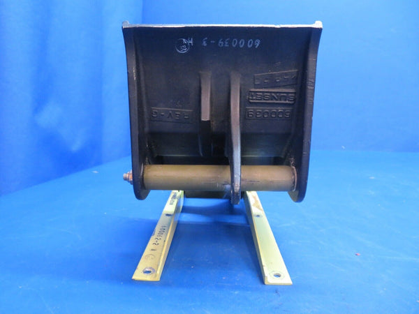 Piper Aerostar 602P Co-Pilot LH & RH Rudder Pedal Assy P/N 600039-01 (0123-701)