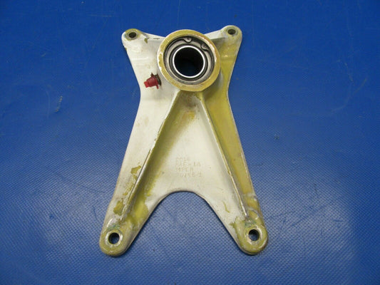 Piper PA-24-250 Comanche Main Gear Fitting FWD RH  P/N 20757-01 (1219-207)