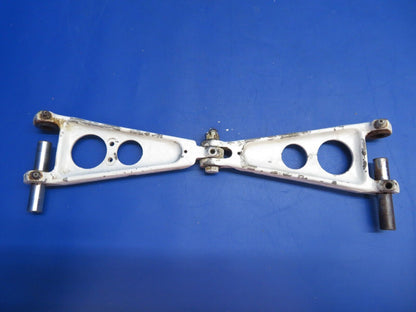 Beech Main Gear Torque Links P/N 45-815011-6, 45-815015-6 (0223-528)