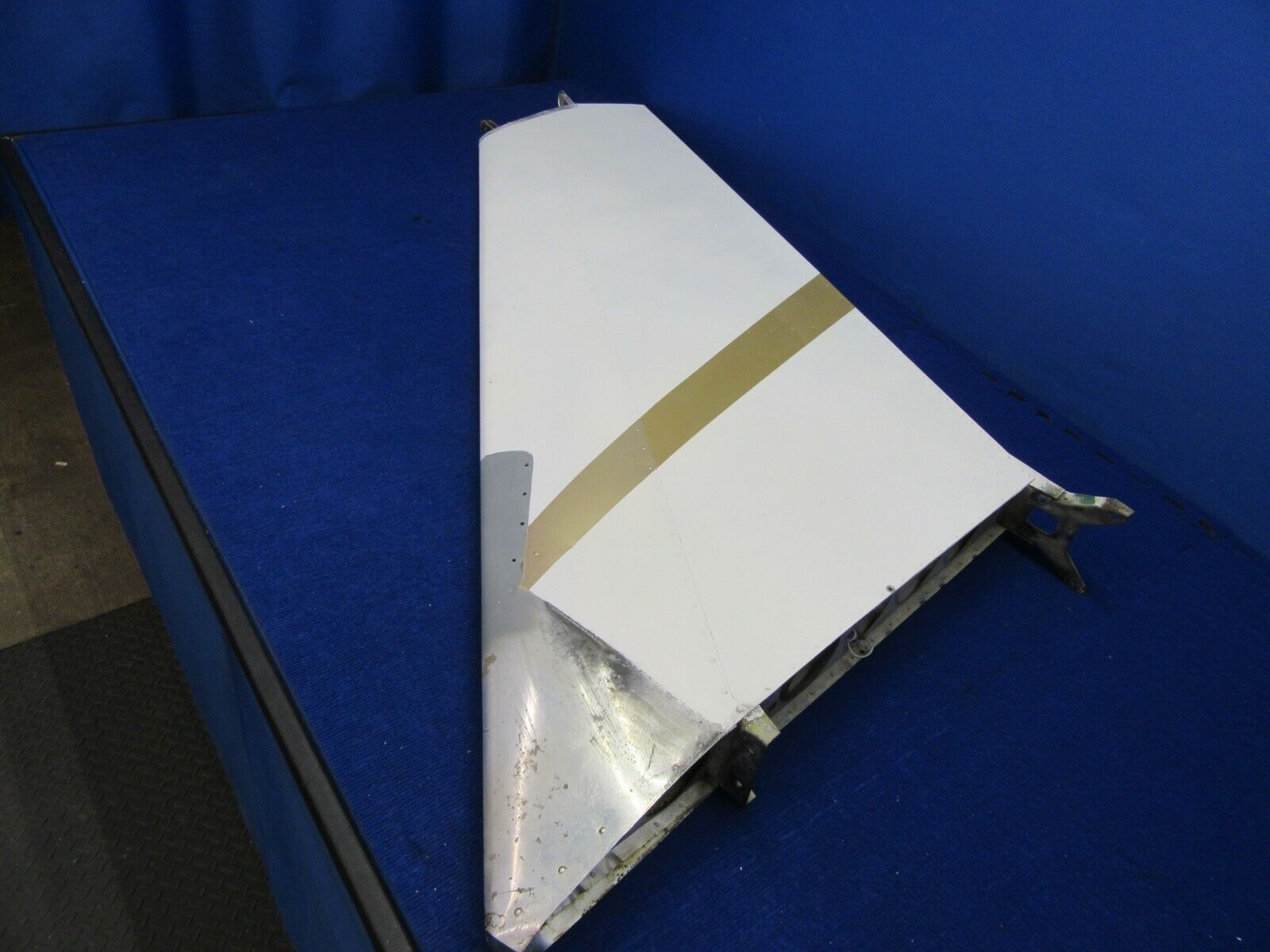 Cessna 172 / 172M Vertical Stabilizer / Fin Assembly P/N 0531006-110 (0122-202)