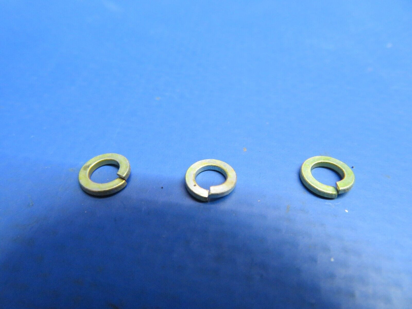 Cutler Hammer Toggle Switch P/N M535058-21 LOT OF 4 NOS (1222-930)