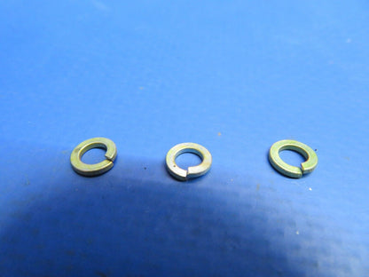 Cutler Hammer Toggle Switch P/N M535058-21 LOT OF 4 NOS (1222-930)