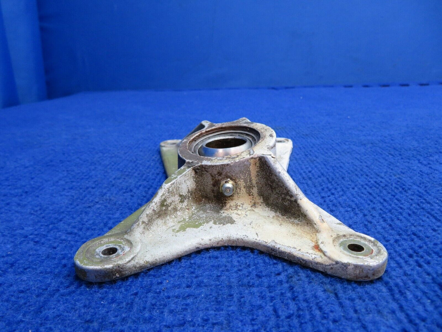 Piper Main Gear FWD RH Trunnion Fitting Casting # 67041-1 (0722-541)