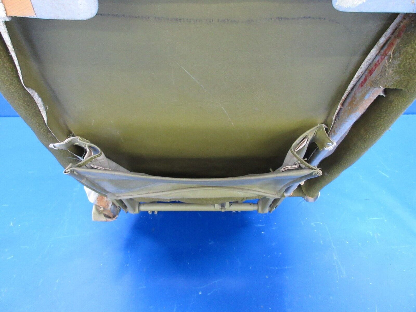 Cessna 210 / T210L Middle Seat Assy Articulating Recline RH 1214114-2 (1223-606)