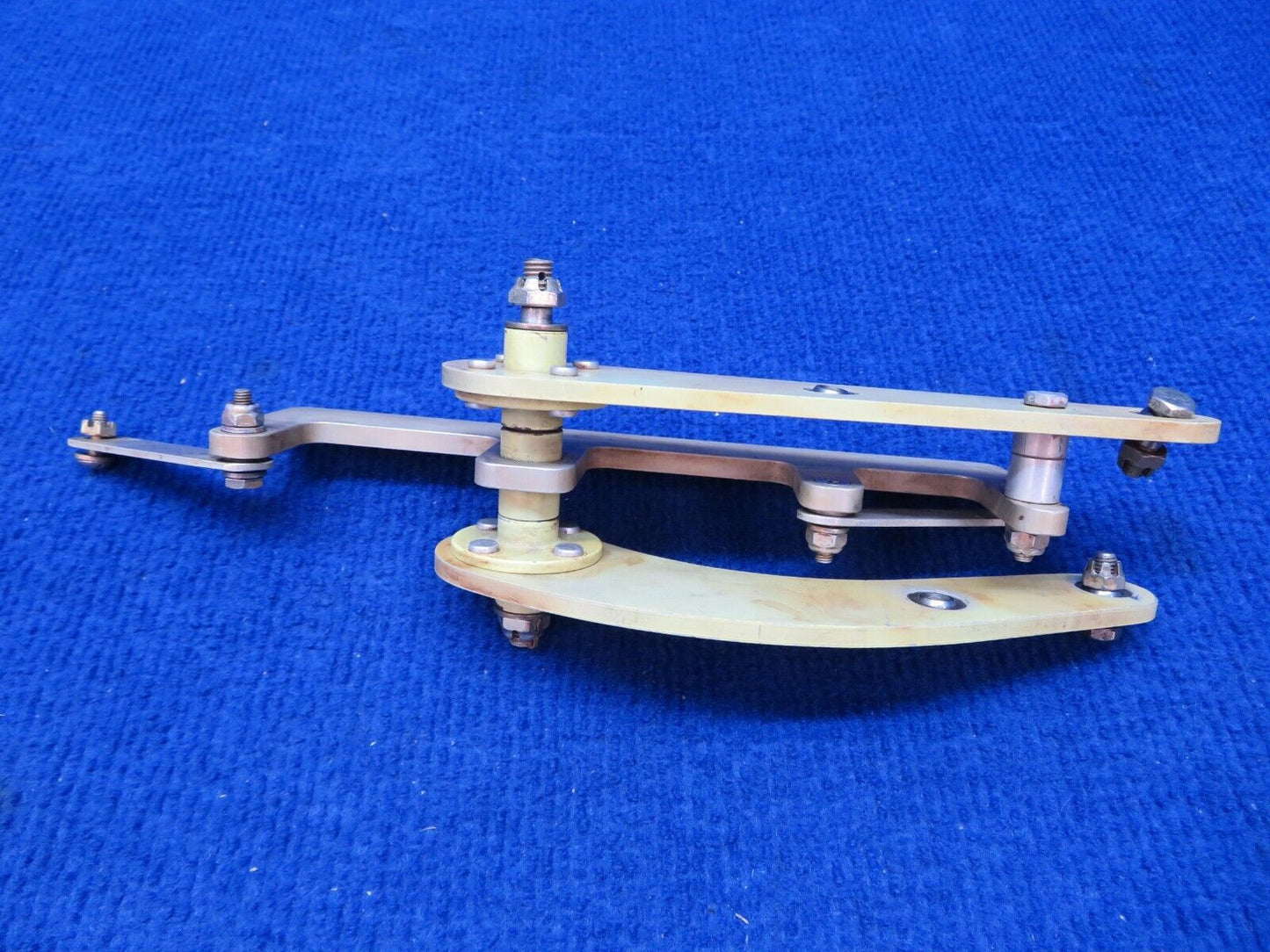 Socata Central Lever Assy Bellcrank w/ S-Tec Bracket P/N 27000012 (0622-967)