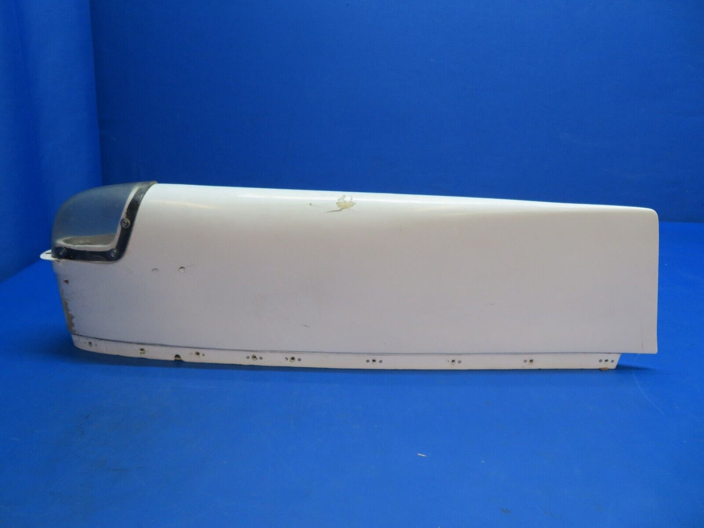 Piper Aerostar 602P Wing Tip Assy Left Hand w/ Lens P/N 200102-901 (0123-669)