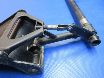 Cessna 401 / 401A RH Rudder Pedal Torque Tube Assy P/N 5015006-8 (1223-1489)