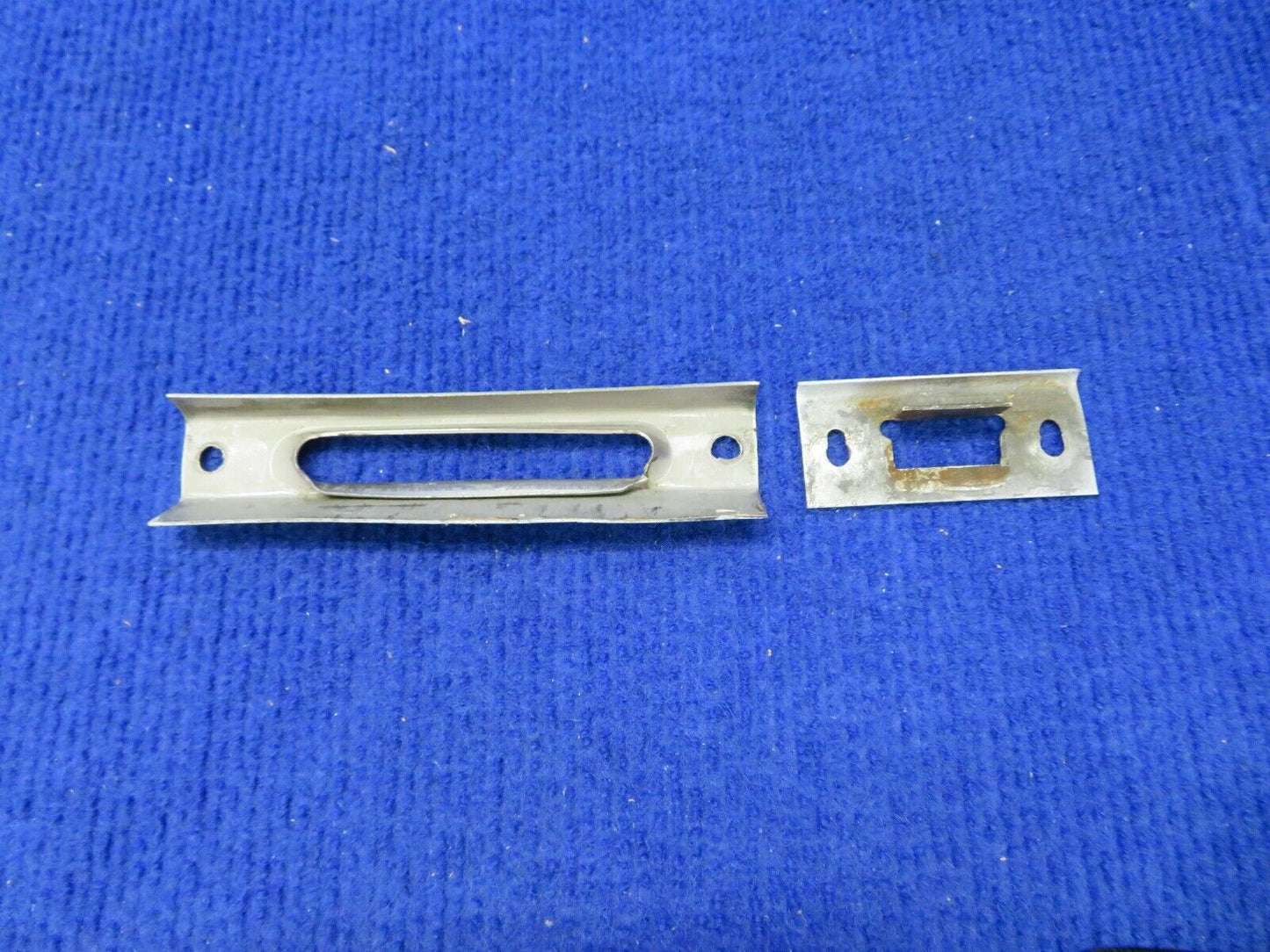 1956 Cessna 310 Door Strike & Latch Plate LOT OF 2 P/N 0811200-49 (0522-334