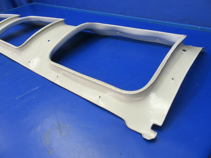 Beech Baron 58P RH Window Molding Assembly P/N 102-530015-19 (0420-213)