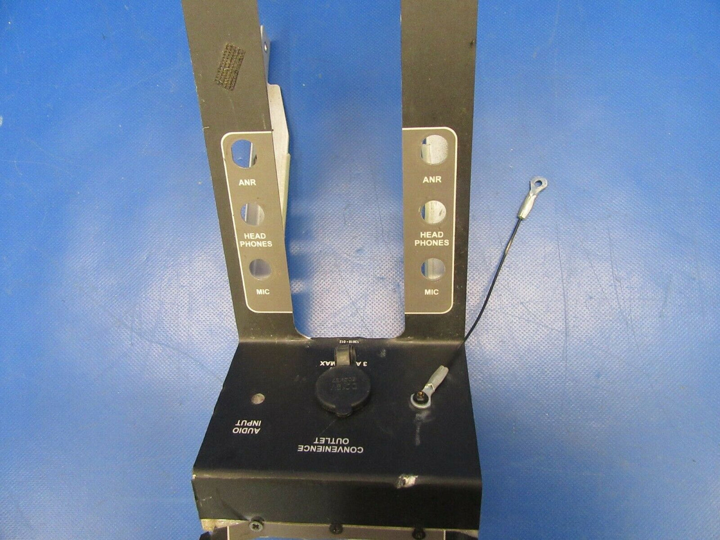 Cirrus SR-22 Aft Console P/N 19235 (1019-389)