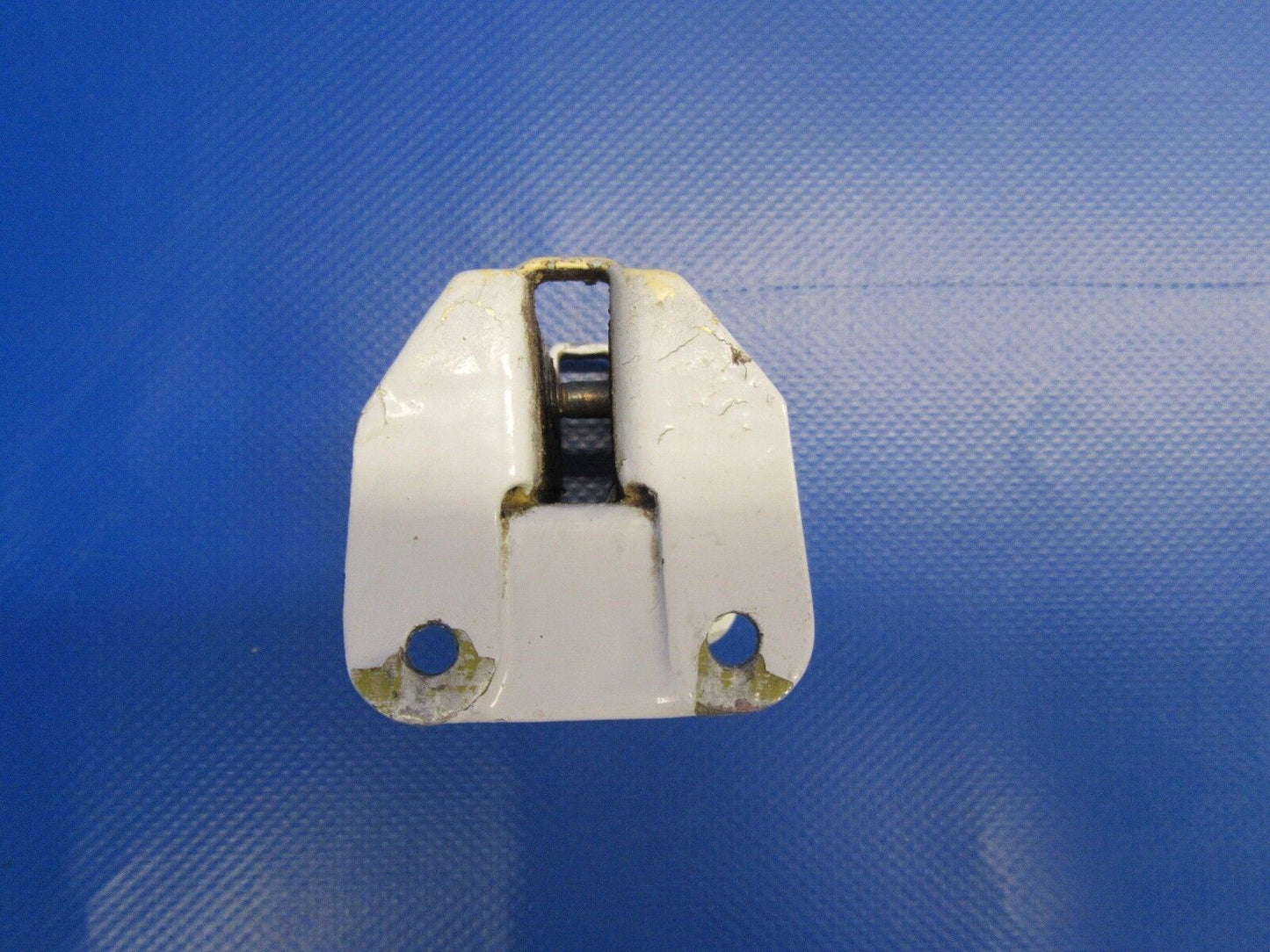 Beech Baron Aileron Hinge OTBD P/N 35-135025-32 (1217-40)