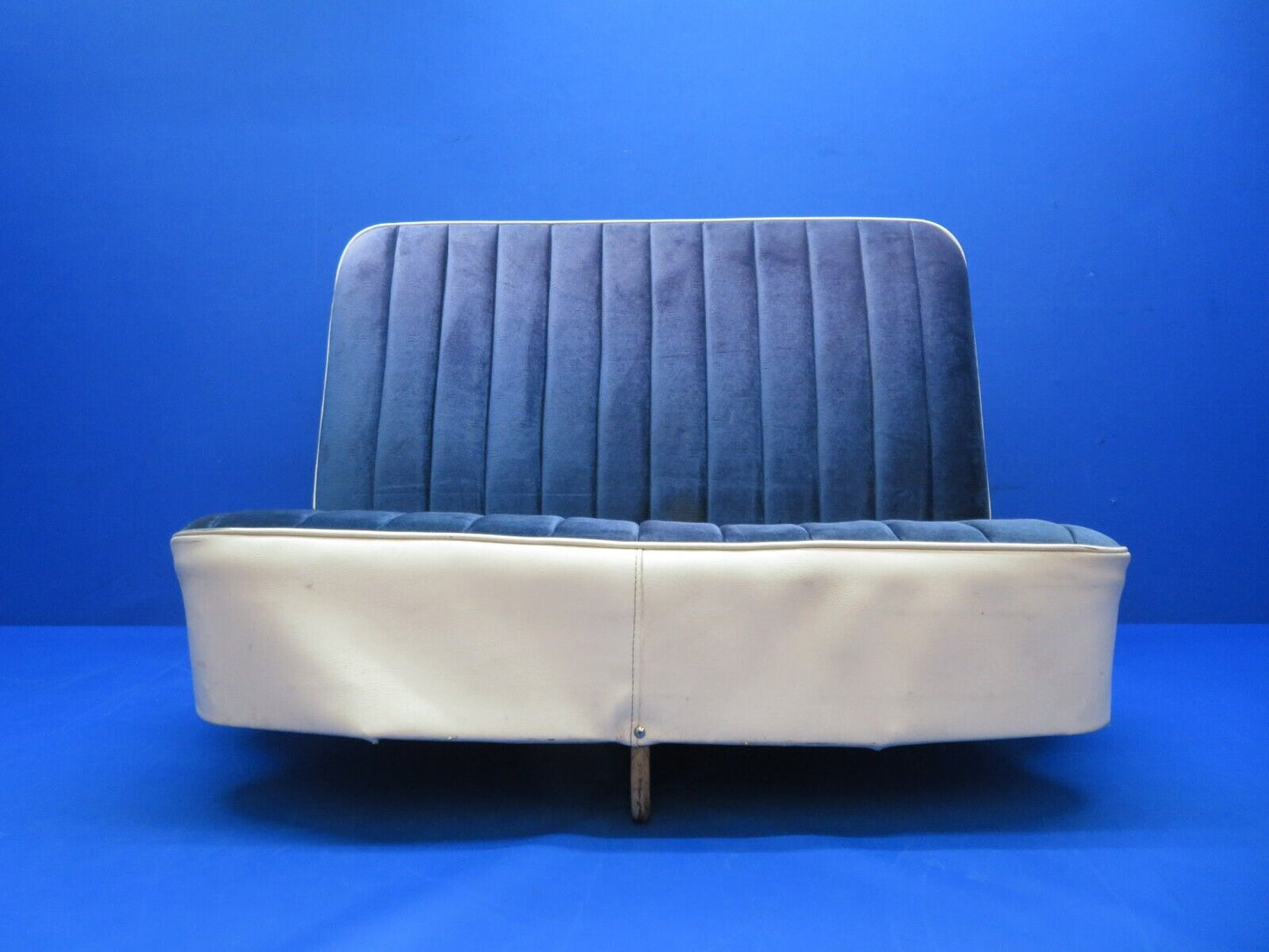 1962 Cessna 172 / 172C Rear Seat P/N 0500104-9 White Vinyl & Cloth (0723-318)