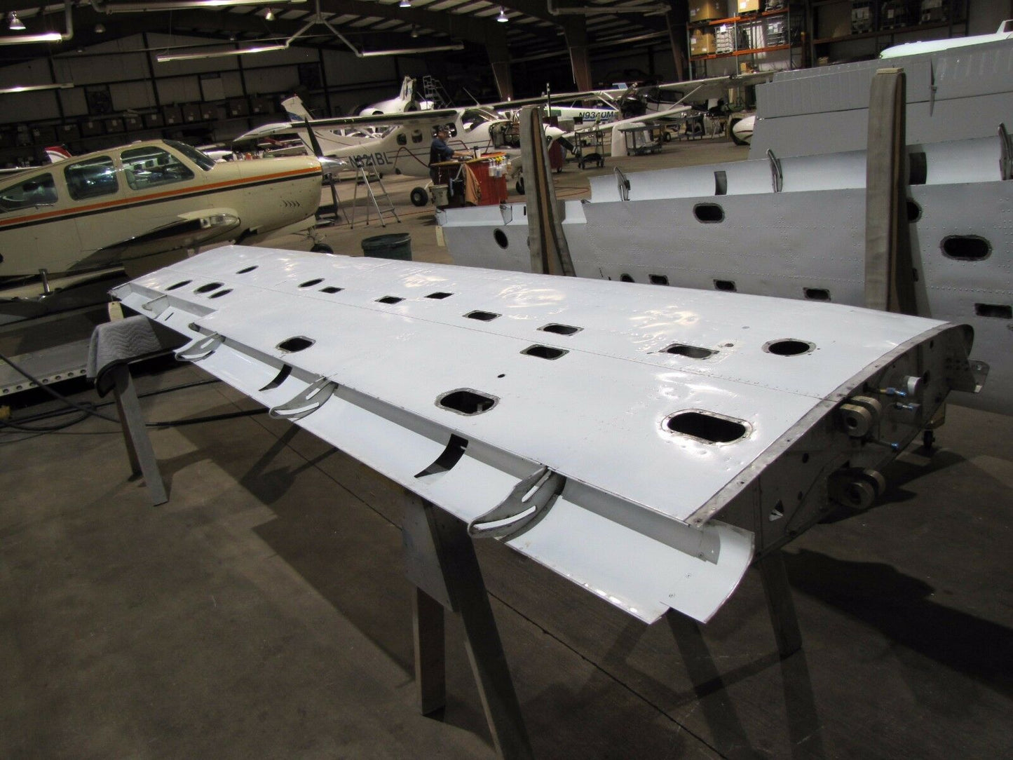 1976 Cessna Cardinal 177B Wing RH P/N 1722002-16 (0317-17)