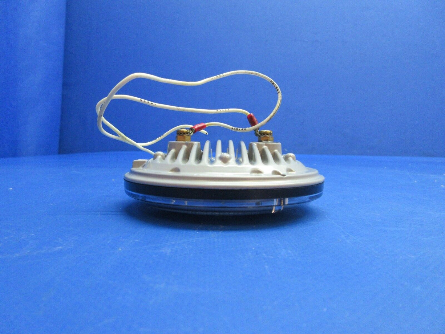 Whelen LED Landing Light 28V P/N 01-0771833-20 (0623-718)