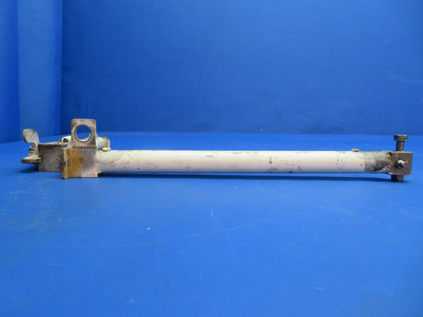 Lake LA-4-200 RH Main Gear Drag Strut Assy P/N 2-4100-82 (0123-503)