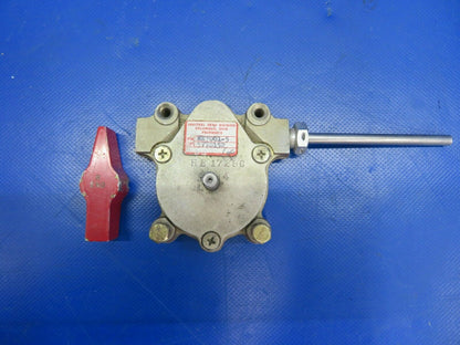 Beech Baron 58P Janitrol Fuel Selector Control RH HE7001-5 (0320-462)
