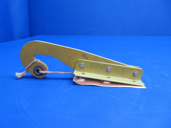 Piper PA 31 AA Nose Landing Gear Hinge P/N 41611-03 NOS (0922-842)