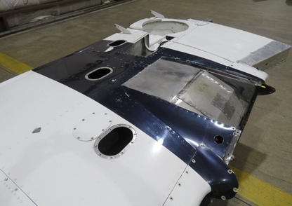 1980 Piper PA-34-200T Seneca II LH Wing P/N 37093-12L w/ De-ice (0224-95)