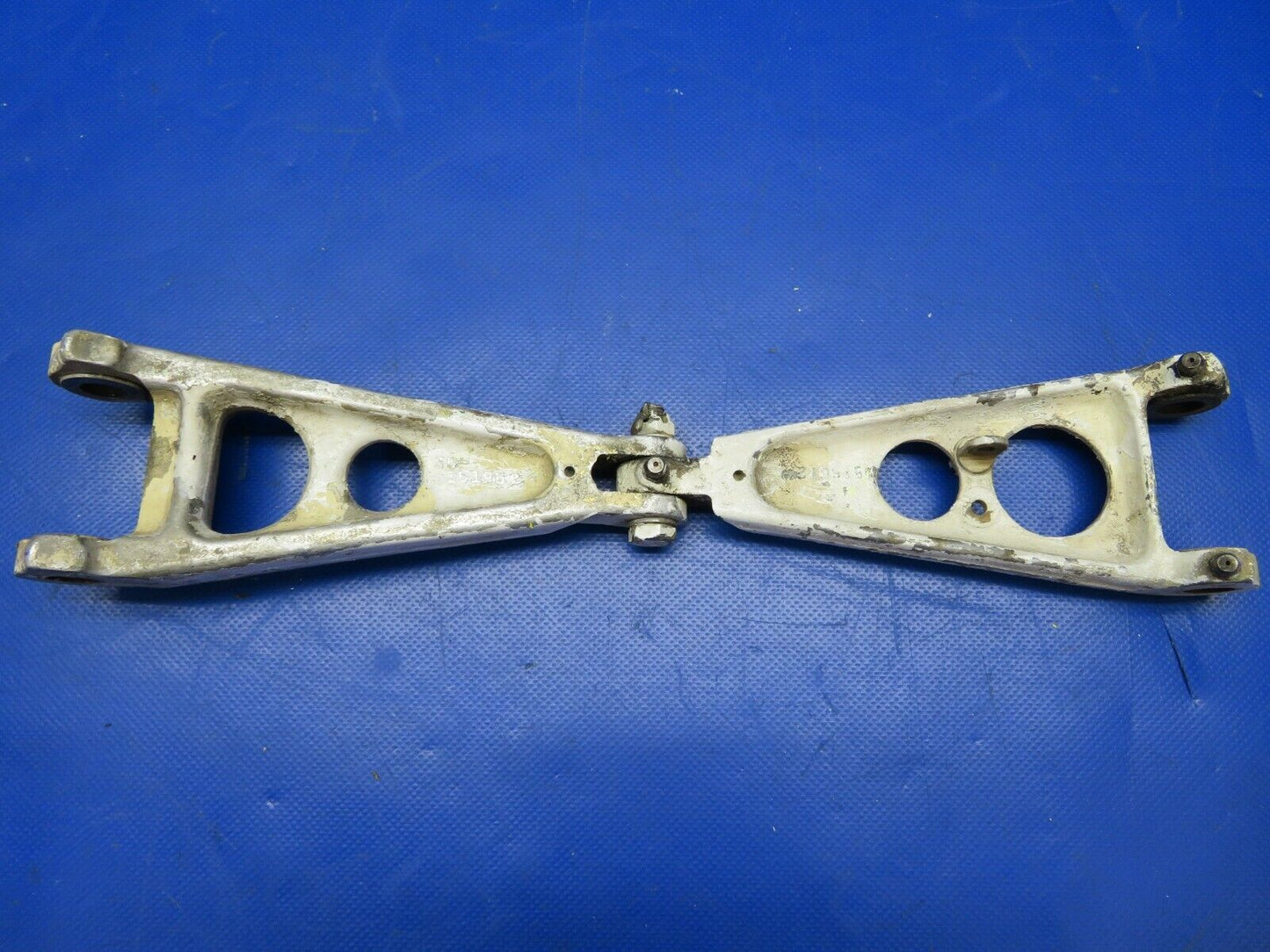 Beech Torque Knee Upper and Lower 35-815185, 45-815012 (0520-447)