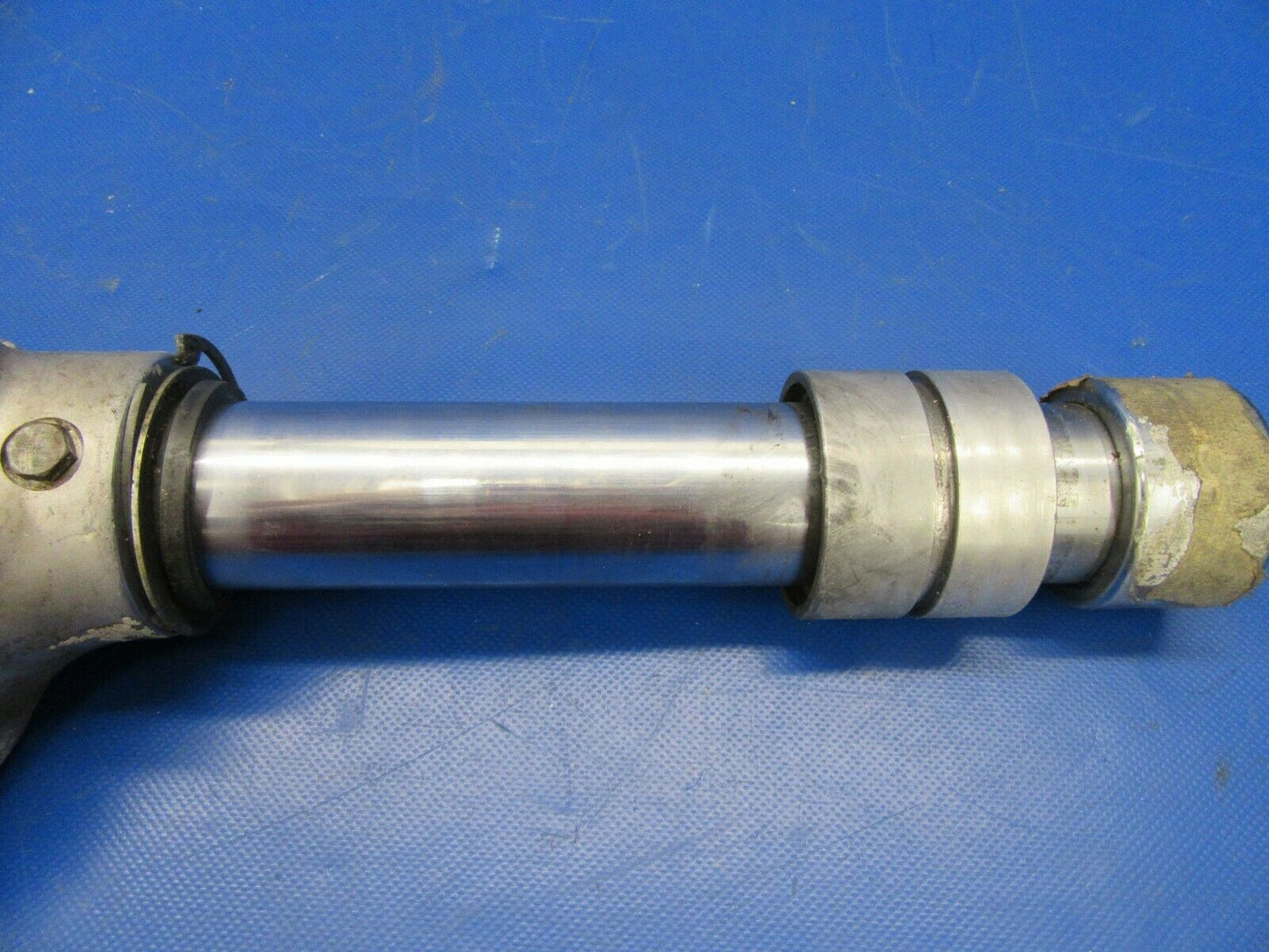 Piper PA44-180 Seminole Nose Gear & Strut Fork P/N 67004-014 (0519-443)