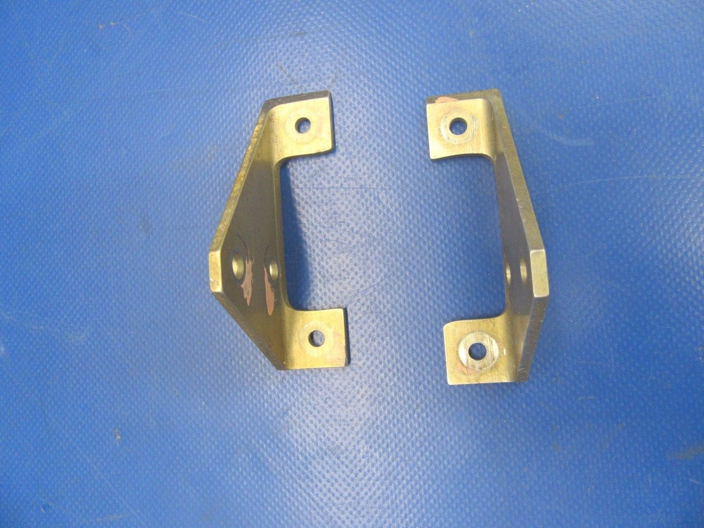 Cessna 210 E Anchor Downlock Main Gear 2pcs P/N 1241415-1 & 121415-2 (0618-21)