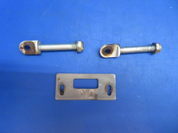 Piper PA-34-200T FWD Cabin Door Pins & Strike Plate P/N 96866-00 (0323-558)