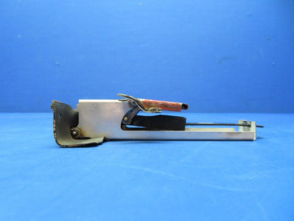 Piper PA-28R-180 Latch Assy Cabin Door P/N 68188-00 (1123-494)