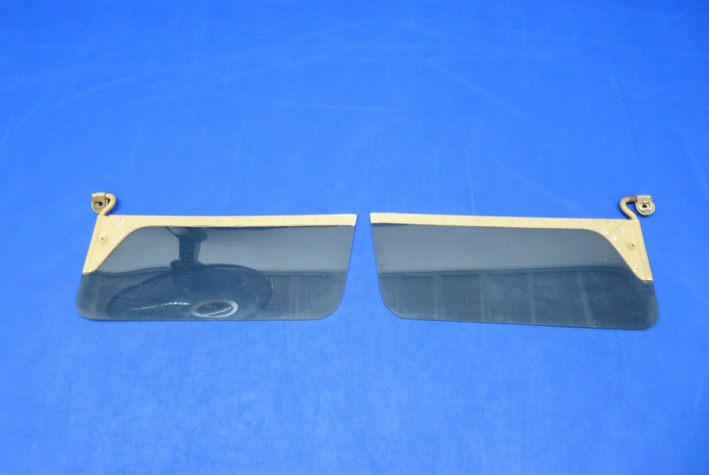 Cessna 310 / 310F Sun Visor Assy w/ Mount P/N 0812000-1, 0811700-35 (1123-337)