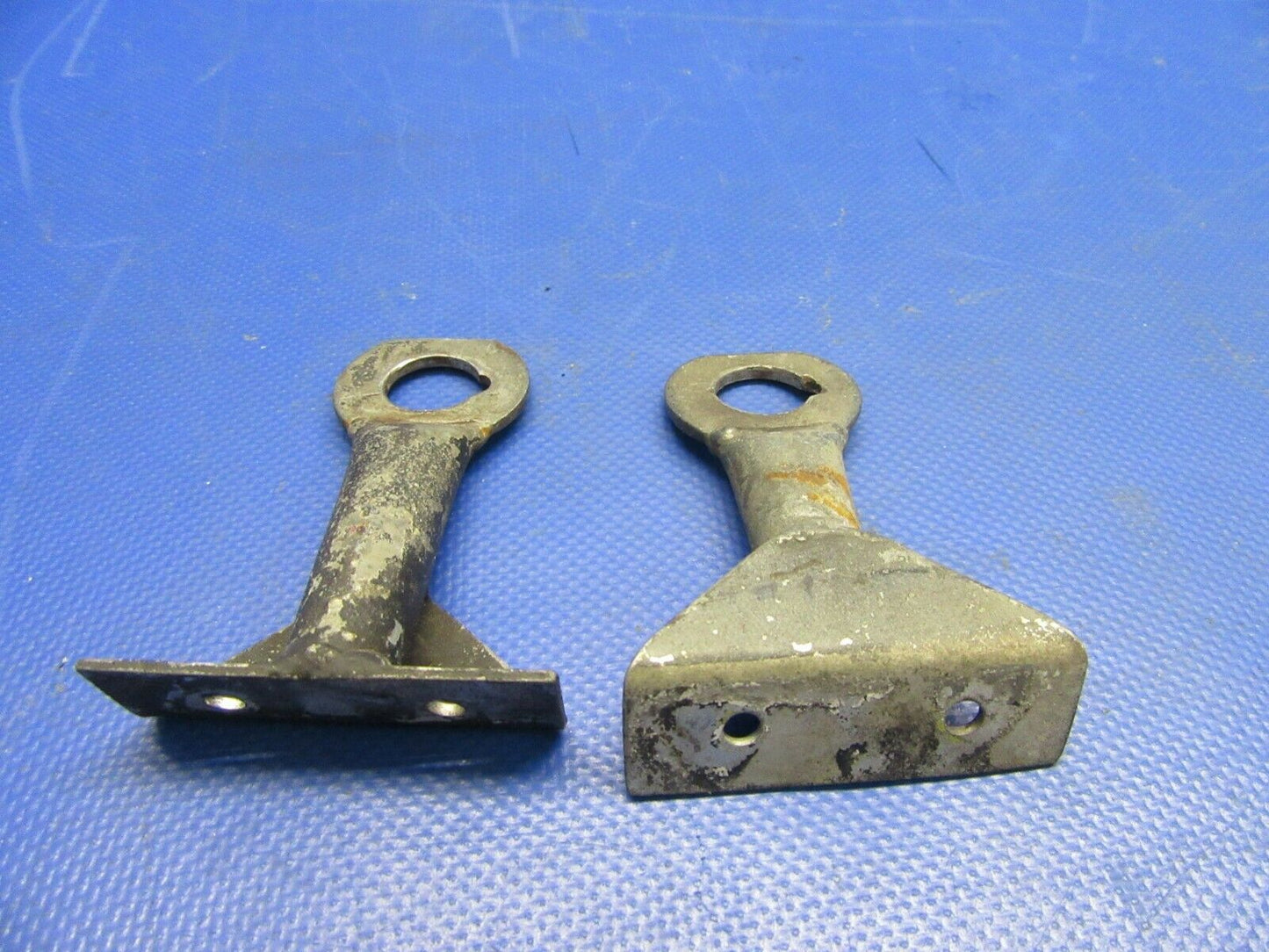 Brantly B2B Front Seats Mounts Lot of 2 (0921-512)
