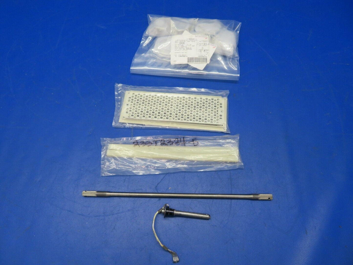 McDonnel Douglas DC-10 NOS LOT of Assorted Parts (0821-754)