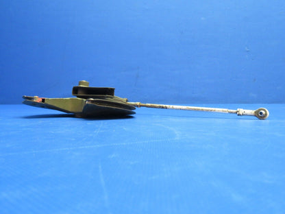 Cessna 210 RH Flap Bellcrank Assy w / Push Rod P/N 1262029-2 (0124-1137)