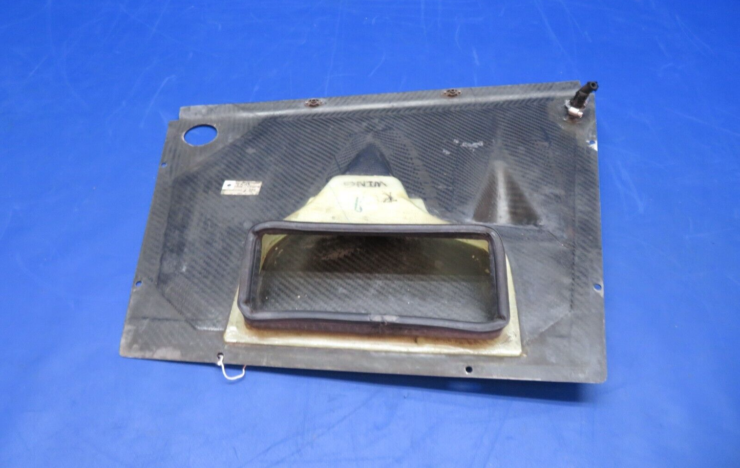 Diamond DA-42 RH Wing Nacelle Head Cap P/N D60-5742-22-00 (0623-477)